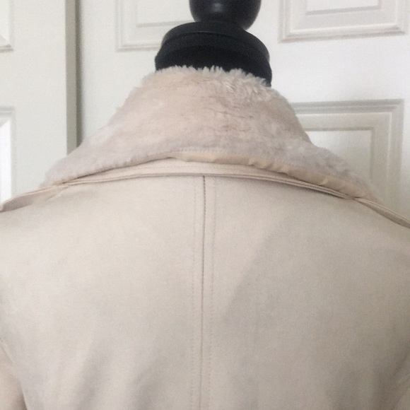 Just Added!   Faux Fur Trim Jacket - Picture 6 of 6